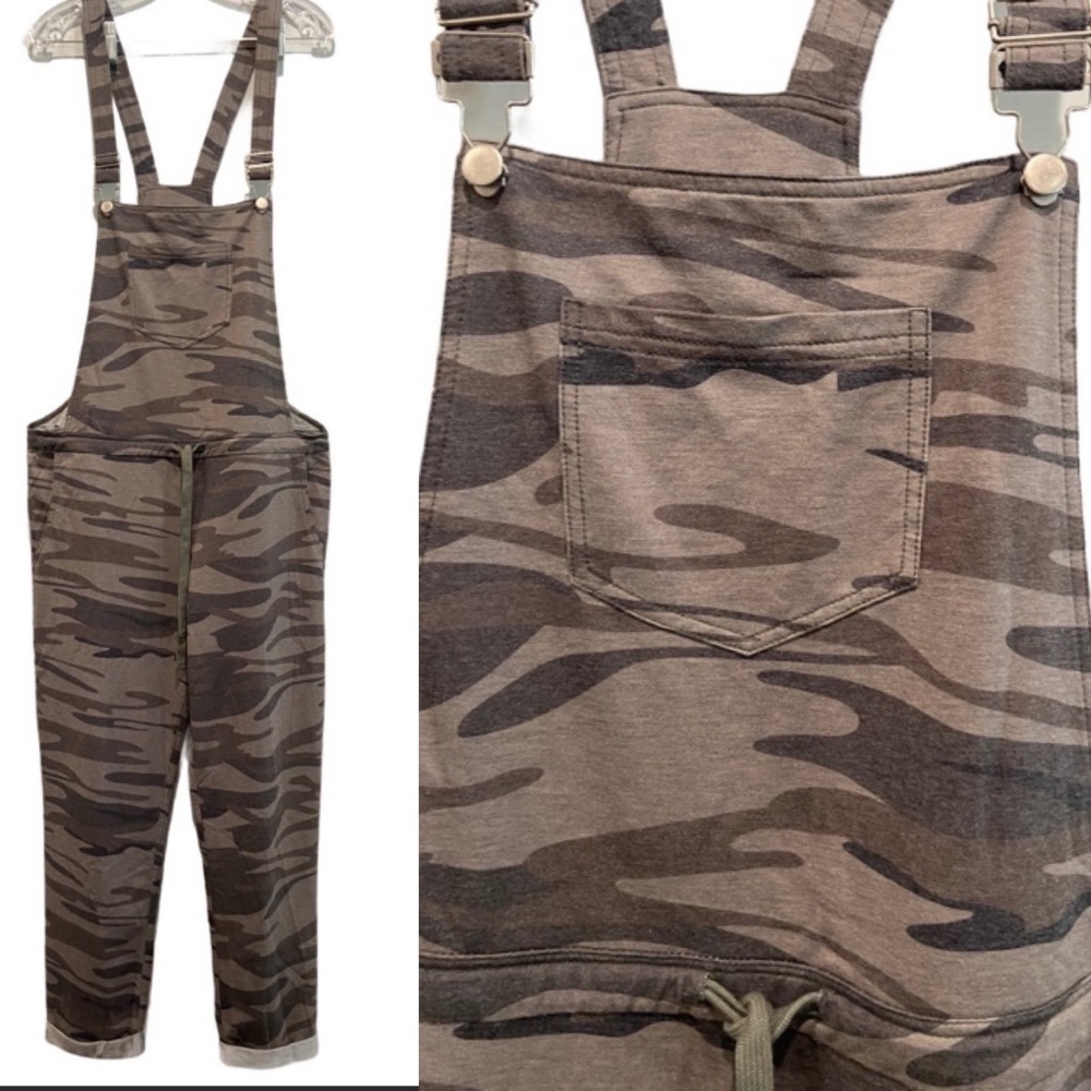 Camo overall. French terry. Cuffed. Soft & stylish